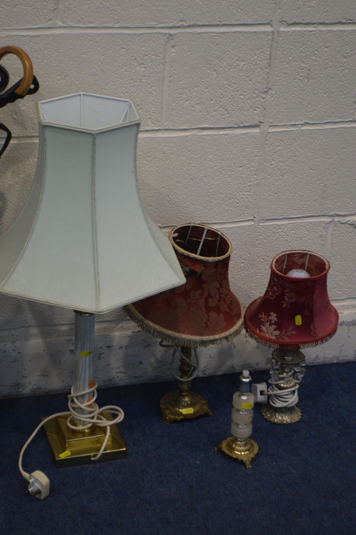 A BANKERS DESK LAMP together with a four various table lamp cylindrical umbrella stand with contents - Image 2 of 3