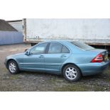 A 2002 MERCEDES-BENZ C200 KOMP. ELEGANCE AUTO SALOON CAR in Metallic light Blue with grey leather