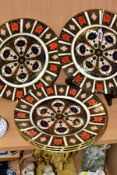 FIVE ROYAL CROWN DERBY IMARI 1128 PATTERN DINNER PLATES, 26.5cm/ 10½'' diameter, date code for 1977,