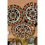 FIVE ROYAL CROWN DERBY IMARI 1128 PATTERN DINNER PLATES, 26.5cm/ 10½'' diameter, date code for 1977,