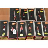 A QUANTITY OF BOXED BRITAINS REDCOATS CLASSIC COLLECTION SINGLE SOLDIER FIGURES, No's 43049,