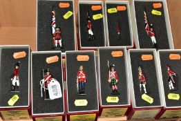 A QUANTITY OF BOXED BRITAINS REDCOATS CLASSIC COLLECTION SINGLE SOLDIER FIGURES, No's 43049,