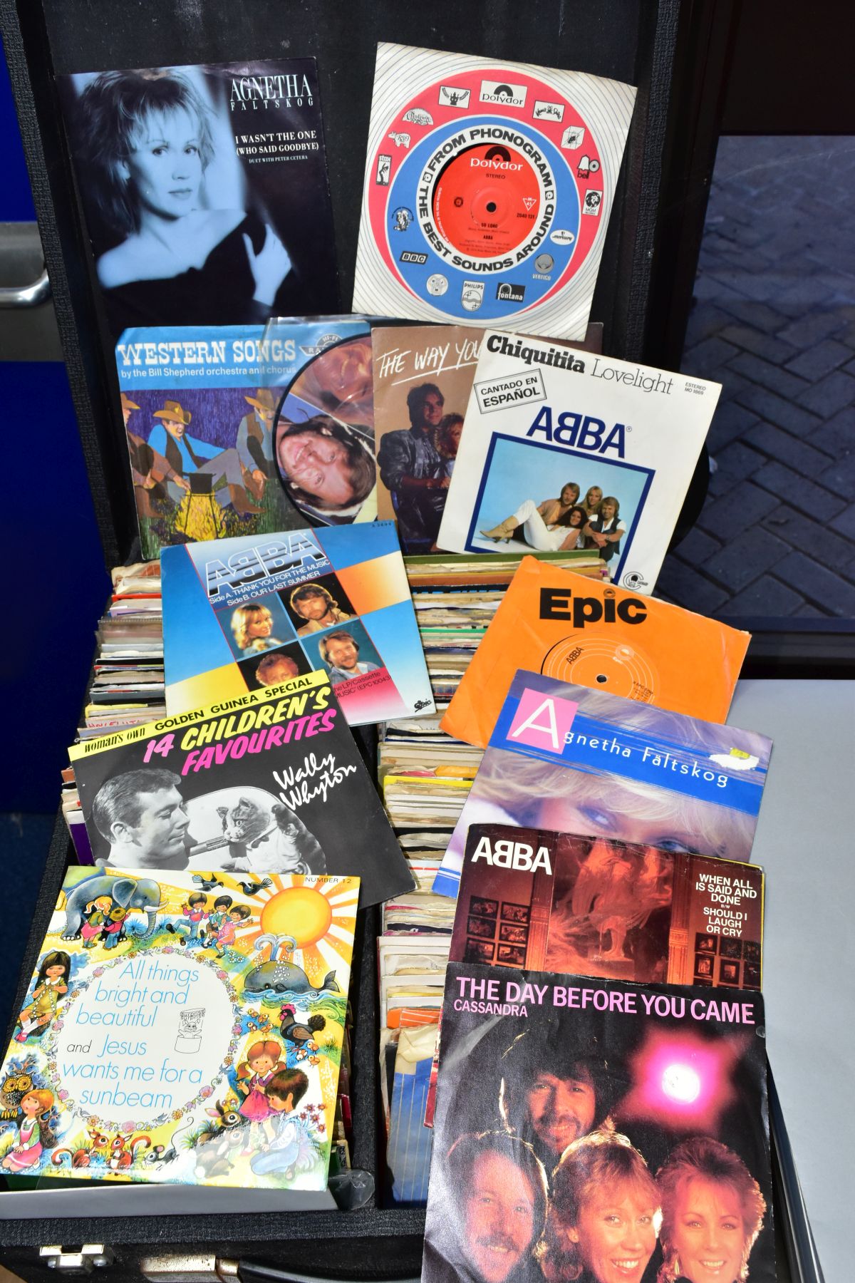 A SINGLES BOX CONTAINING OVER THREE HUNDRED 7'' SINGLES AND EP'S from the 1950's to the 1980's - Image 2 of 3
