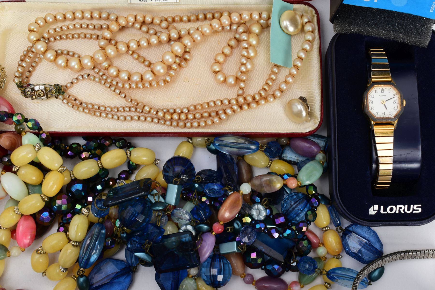 A BOX OF MOSTLY COSTUME JEWELLERY, to include a silver foliate engraved hinged bangle (large dent to - Image 8 of 10