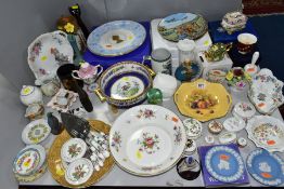 A QUANTITY OF ASSORTED BOXED AND LOOSE CERAMICS, including Spode, Aynsley Pembroke bowl (second),