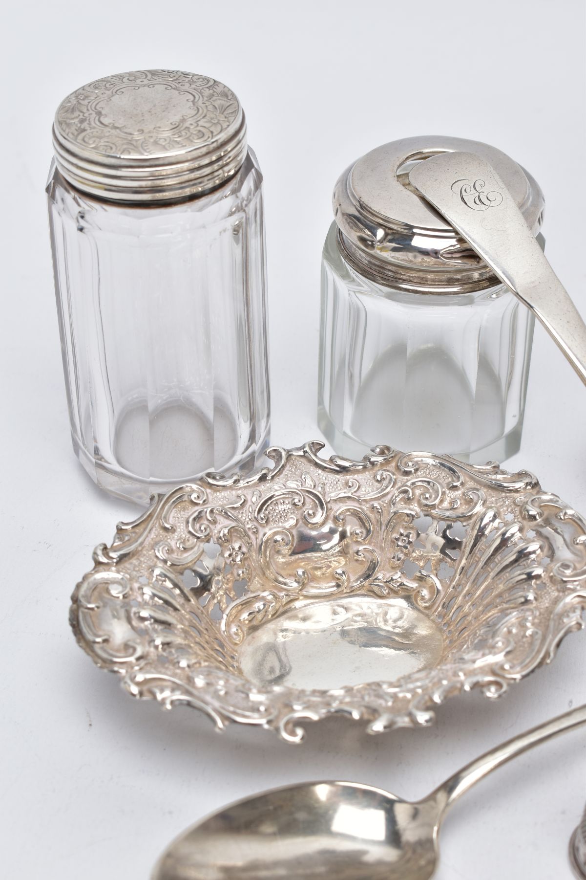 A QUANTITY OF SILVER ITEMS, to include a George III Old English pattern tablespoon engraved initials - Image 4 of 7