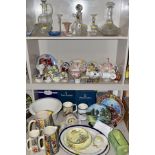 A QUANTITY OF CERAMICS AND GLASSWARE, including collectors plates, boxed Royal Doulton limited
