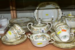 AN AYNSLEY 'HENLEY' PATTERN PART DINNER SERVICE AND OTHER AYNSLEY CERAMICS, the dinner service