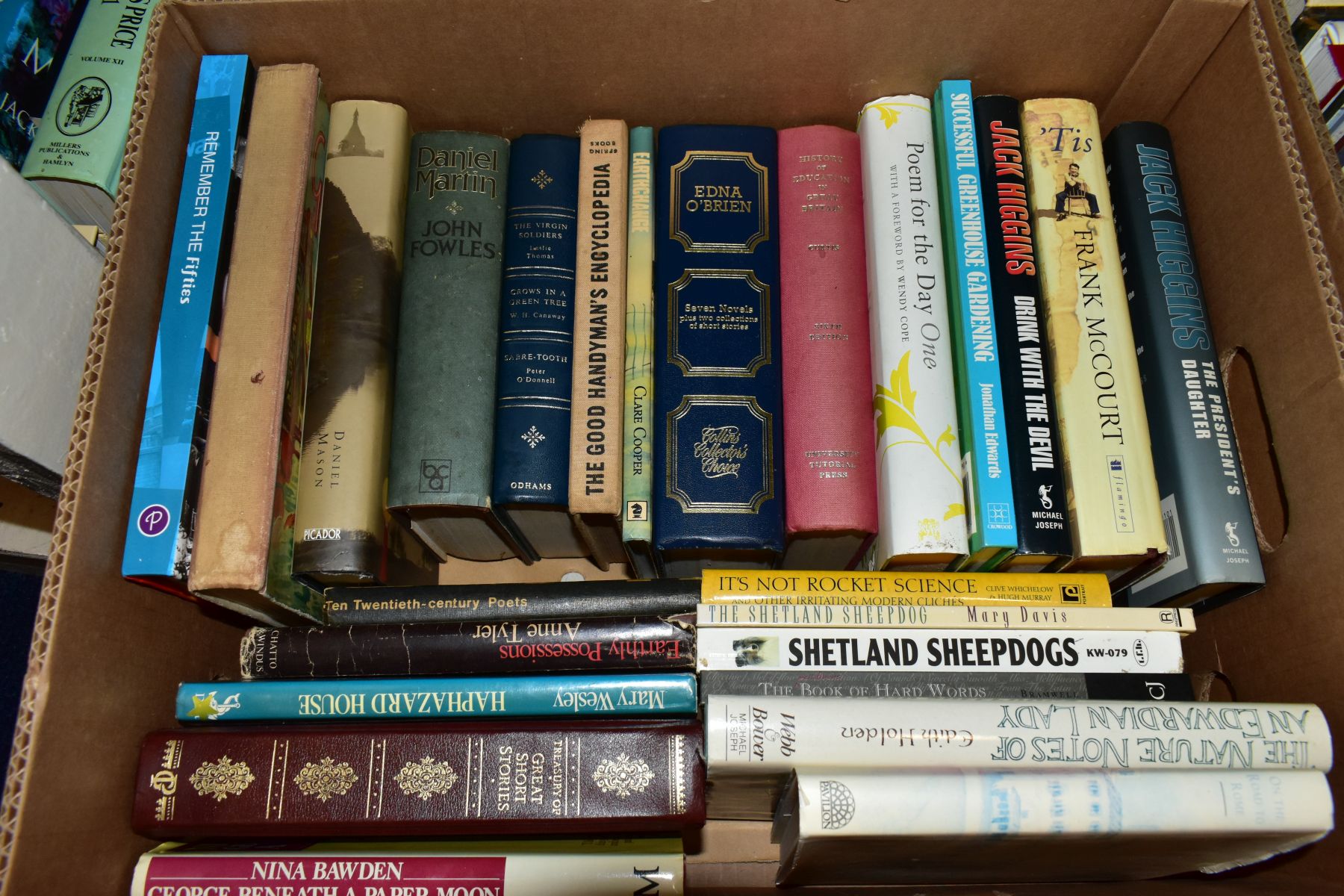 SEVEN BOXES OF VARIOUS BOOKS AND MAGAZINES, to include Antique collecting, Cookery, Birds, - Image 4 of 13