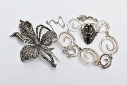 A SILVER MARCASITE BROOCH, A SILVER BRACELET AND A WHITE METAL MARCASITE RING, the silver