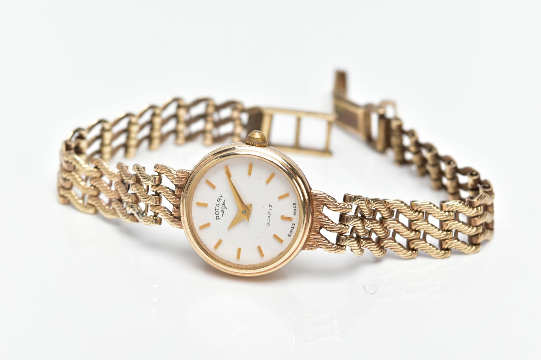 A LADIES 9CT GOLD ROTARY WRISTWATCH, round white dial signed 'Rotary Quartz', baton markers, gold - Image 3 of 6