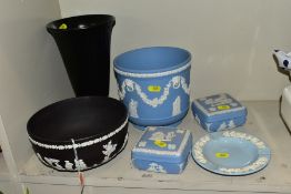 WEDGWOOD JASPER WARE, ETC, comprising a black bowl, blue jardiniere, two square boxes with lids,