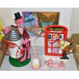 A QUANTITY OF PINK PANTHER RELATED ITEMS, two different Nuova Linea Zero table lamps, not tested but