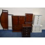 SEVEN VARIOUS MODERN PIECES OF BEDROOM FURNITURE, to include a stag minstrel chest of four