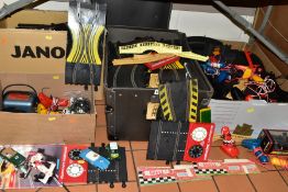 A LARGE QUANTITY OF UNBOXED AND ASSORTED SCALEXTRIC TRACK AND ACCESSORIES, to include lap