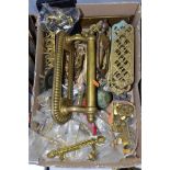 A BOX OF BRASS DOOR FURNITURE AND DRAWER HANDLES etc, drawer handles are inset with ceramic plaques,