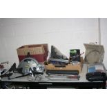 A TRAY AND A BOX CONTAINING AUTOMOTIVE TOOLS AND ACCESSORIES including a pair of caravan extension