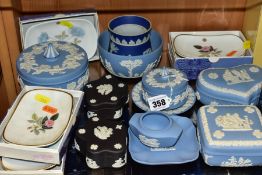 A GROUP OF WEDGWOOD BONE CHINA AND JASPERWARE, including four assorted pale blue jasperware