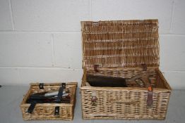 A SMALL FORTUM AND MASONS HAMPER BASKET and a small basket containing tools including scrapers, a