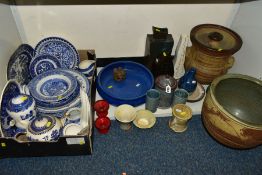 A GROUP OF STUDIO POTTERY AND BLUE AND WHITE CERAMICS, etc, to include tobacco jar, inside press and