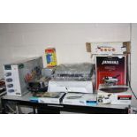 A QUANTITY OF HOUSEHOLD ELECTRICALS all boxed and new including sizzle pans, a George Foreman Grill,