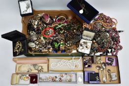 A BOX OF ASSORTED COSTUME JEWELLERY, to include necklaces, earrings, rings, brooches in various