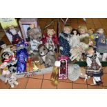 A QUANTITY OF BOXED AND UNBOXED COLLECTORS DOLLS AND SOFT TOYS, to include boxed items from the