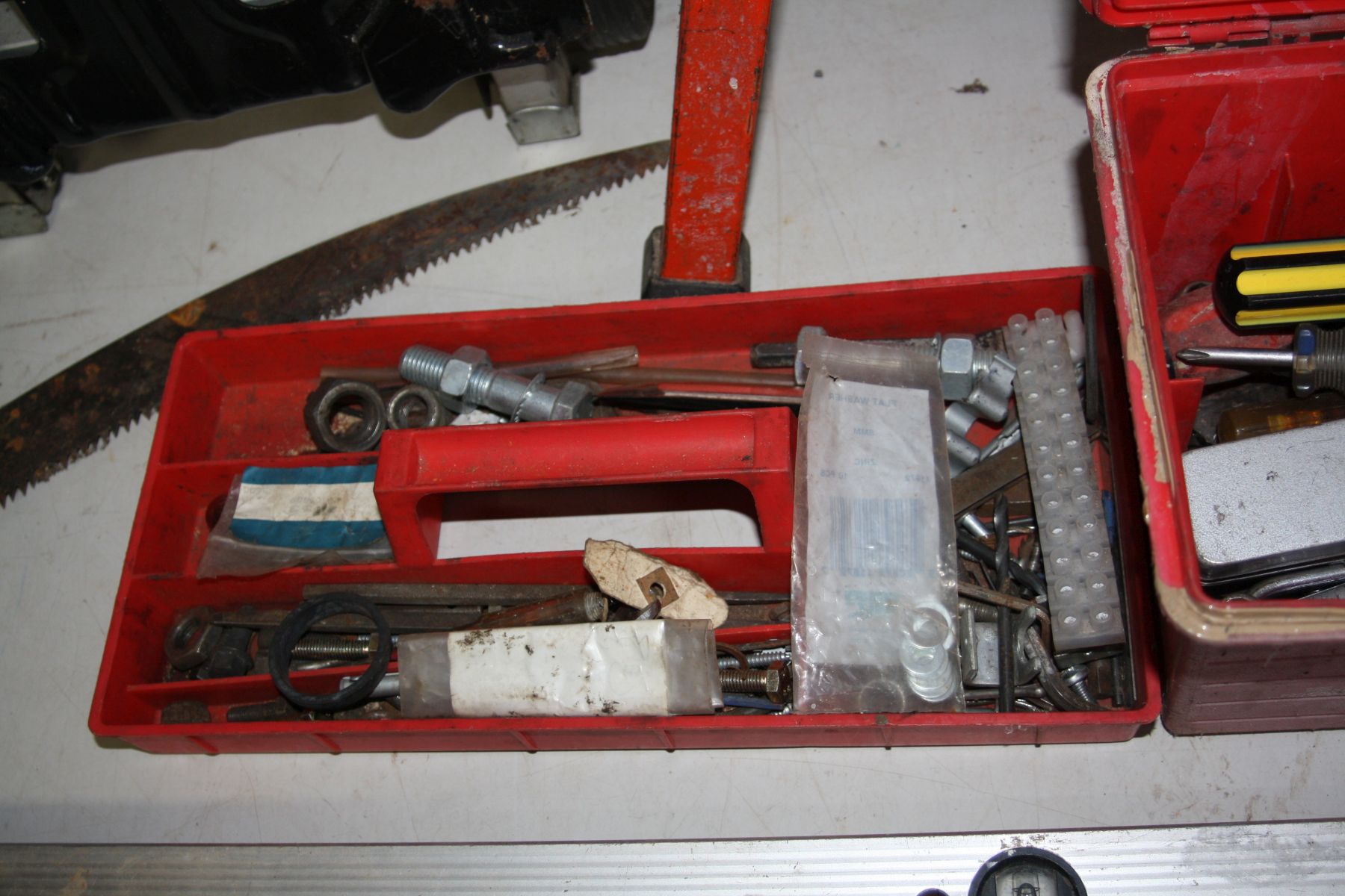 A BLACK AND DECKER WORKMATE, a Portable Workbench Vice, a plastic toolbox including tools, a folding - Image 6 of 6