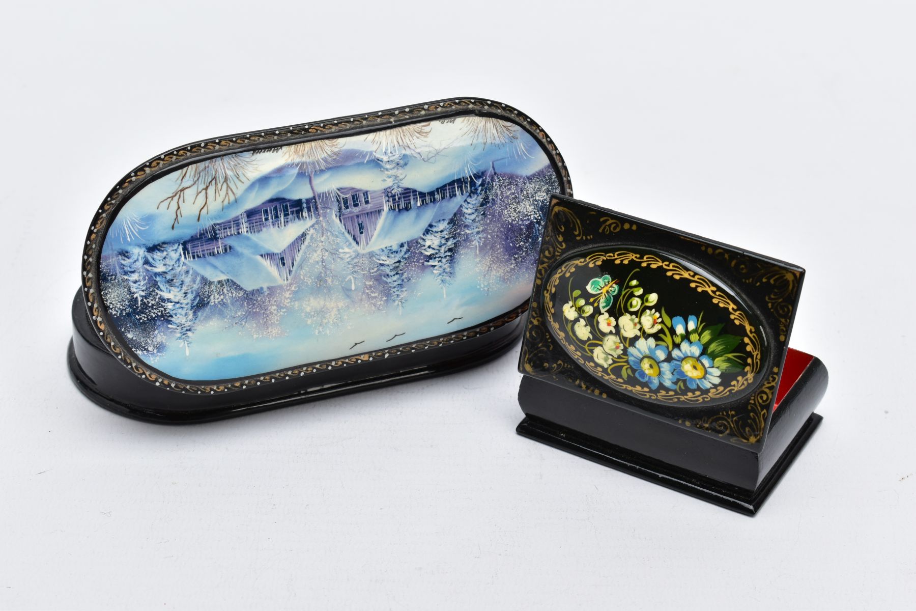 TWO DECORATIVE WOODEN TRINKET BOXES, the first of an elongated oval form, decorated with a painted - Image 4 of 5