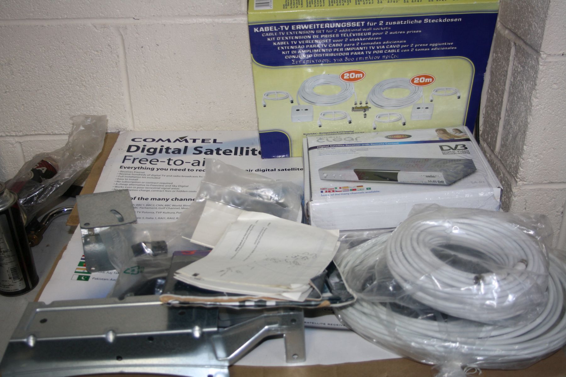 A COLLECTION OF CAMPING AND CARAVANNING EQUIPMENT including a Comtel Satellite dish and a new - Image 2 of 3