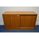 A DANISH TEAK DOUBLE SLIDING DOOR BOOKCASE/SIDEBOARD, width 121cm x depth 40cm x height 71cm