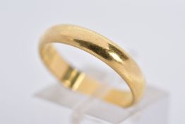 AN 18CT GOLD BAND, of a plain polished design, hallmarked 18ct gold London, ring size P, approximate