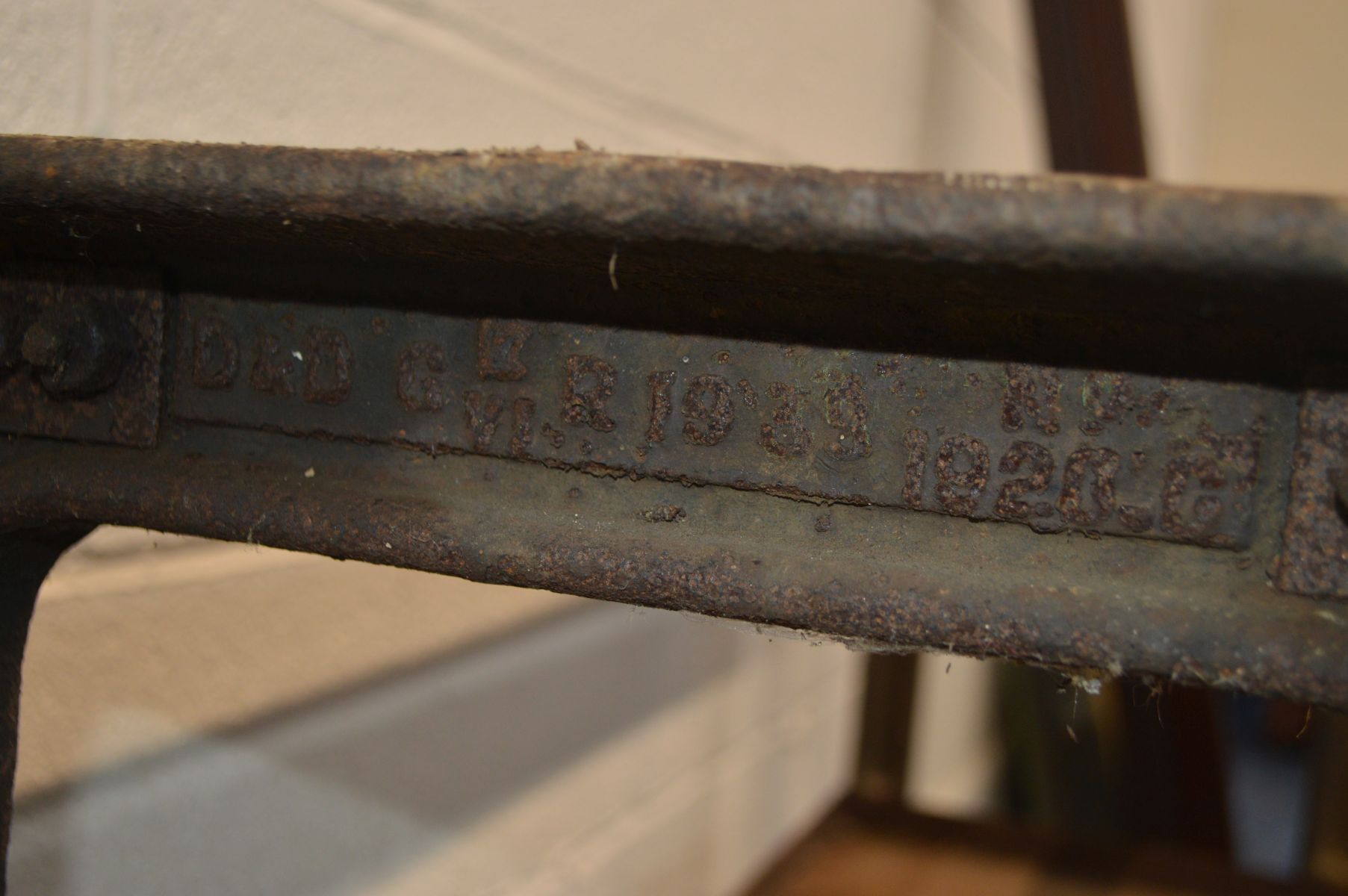 A VINTAGE CAST IRON TABLE BASE united by a undershelf, width 105cm x depth 56cm x height 73cm - Image 3 of 3