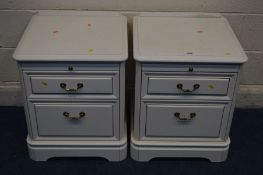 A PAIR OF WHITE FINISH BEDSIDE DRAWERS (sd)