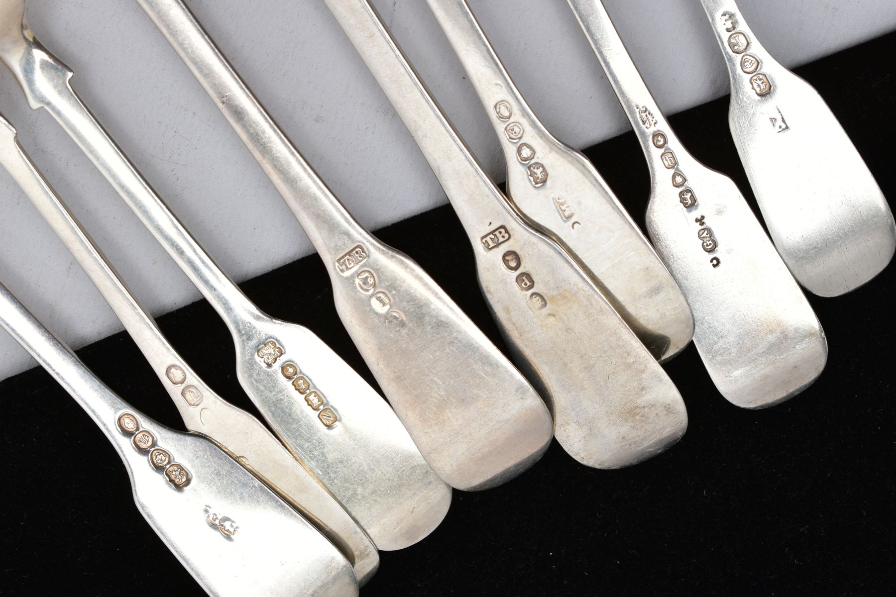 A QUANTITY OF SILVER FIDDLE PATTERN FORKS, each with an engraved initial 'K' to the handles, each - Image 4 of 4