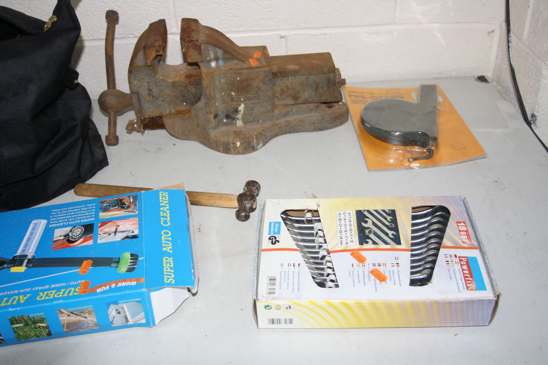 A VINTAGE RECORD No22 ENGINEERS VICE and a bag containing spanners clamps grips etc (2) - Image 2 of 3