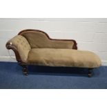 A VICTORIAN MAHOGANY CHAISE LONGUE (sd)