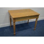 AN OAK TABLE with drawers at each end, length 102cm x depth 72cm x height 77cm