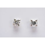 A MODERN PAIR OF 18CT WHITE GOLD DIAMOND STUD EARRINGS, estimated total modern round brilliant cut