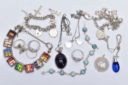 A QUANTITY OF JEWELLERY, to include a silver charm bracelet with each link stamped with a sterling