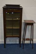 AN EDWARDIAN MAHOGANY SINGLE DOOR DISPLAY CABINET, width 57cm x depth 27cm x height 127cm 136cm (sd)