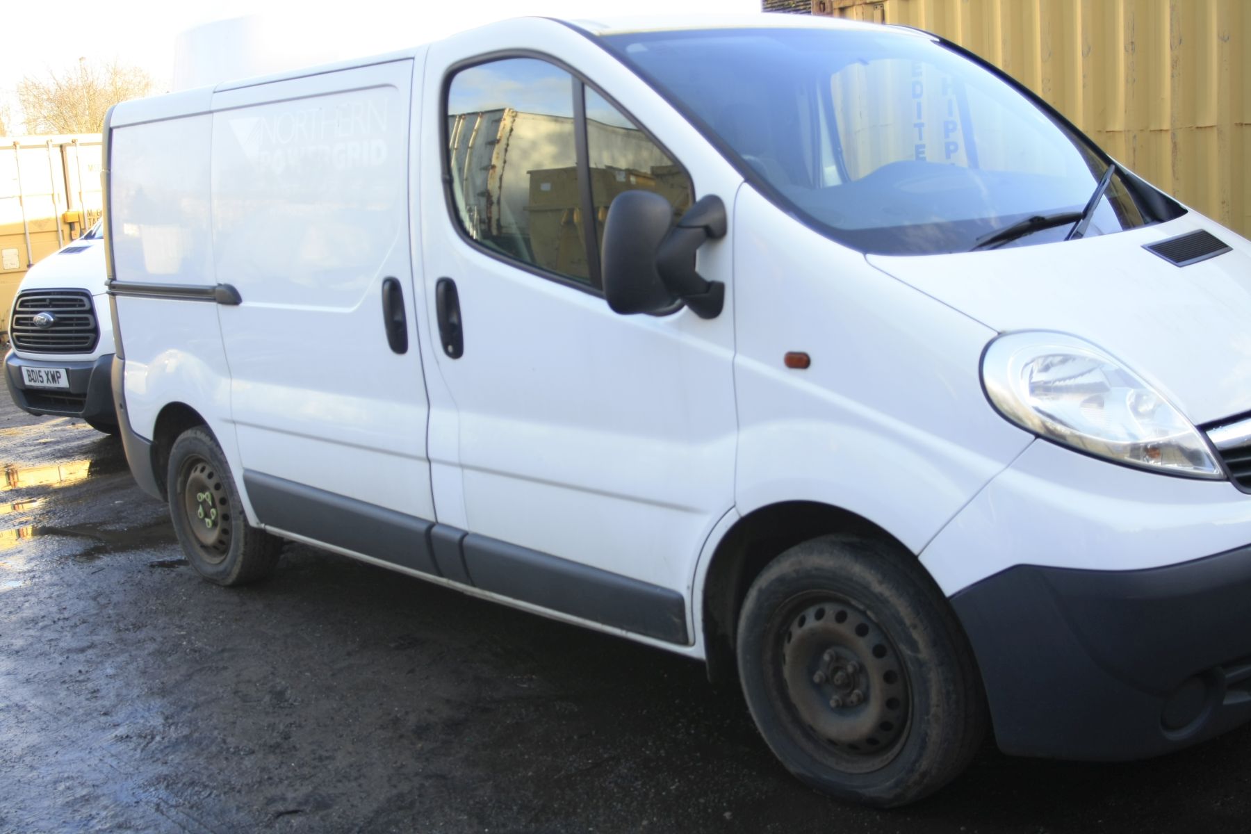 A 2011 VAUXHALL VIVARO 2700 CDTi 89 SWB PANEL VAN 1995cc Deisel Engine 6 speed Manual gearbox, one - Image 3 of 9