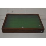 A MAHOGANY TABLE TOP JEWELLERY DISPLAY CASE, width 79cm x depth 54cm x height 12cm (no lock)