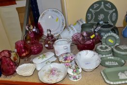 A GROUP OF CERAMICS AND GLASSWARES, to include Wedgwood green jasperwares comprising teapot (