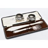 A SELECTION OF ITEMS, to include a cased prince's plate, 'Mappin & Webb' serving fish knife and fork