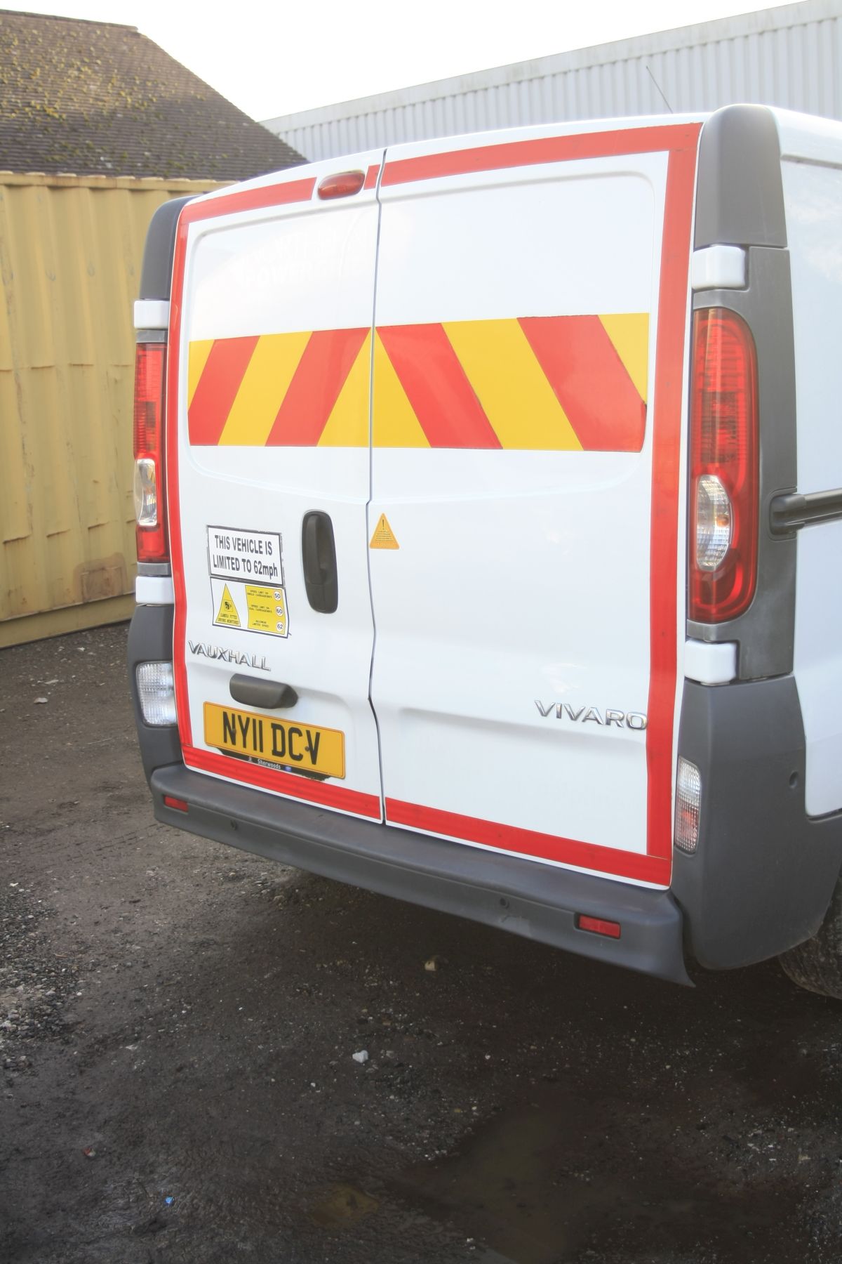 A 2011 VAUXHALL VIVARO 2700 CDTi 89 SWB PANEL VAN 1995cc Deisel Engine 6 speed Manual gearbox, one - Image 5 of 9