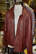 A GENTS LEATHERS (BROWN) SHORT JACKET, size length from collar 58cm x width underarm pits across