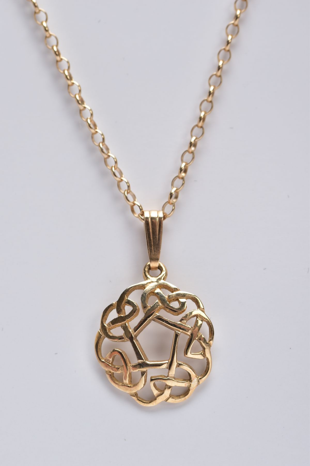 A 9CT GOLD CELTIC KNOT PENDANT, the circular openwork Celtic knot pendant hallmarked 9ct gold - Image 2 of 3