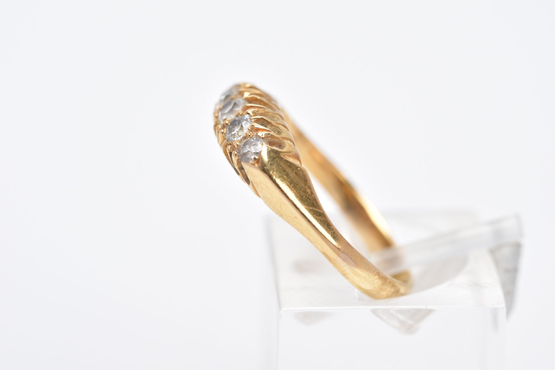 AN 18CT GOLD FIVE STONE DIAMOND RING, set with five graduated old cut diamonds, total estimated - Image 2 of 4