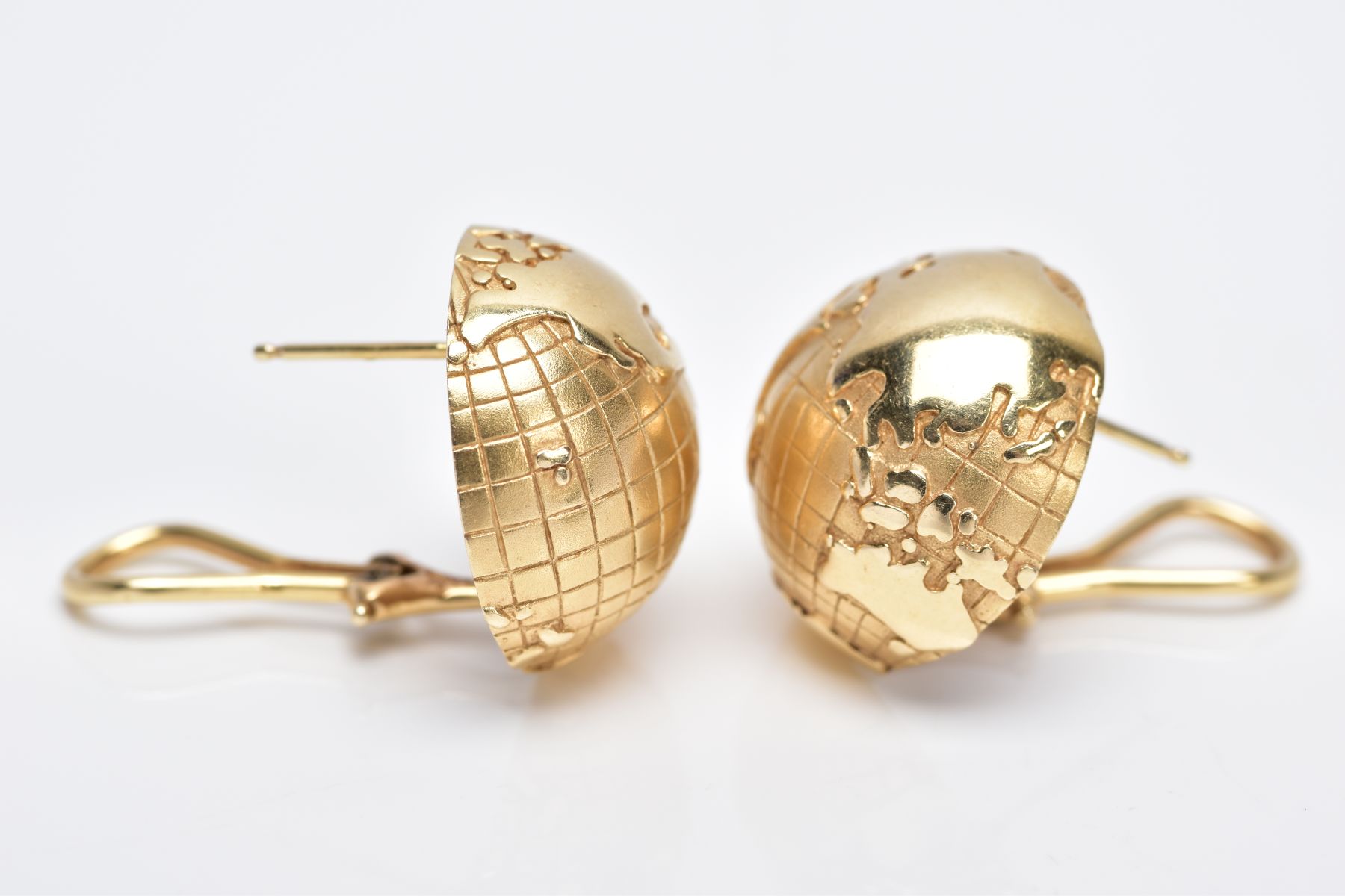 A PAIR OF YELLOW METAL EARRINGS, each of a circular half globe design with post and clip fittings - Image 2 of 4